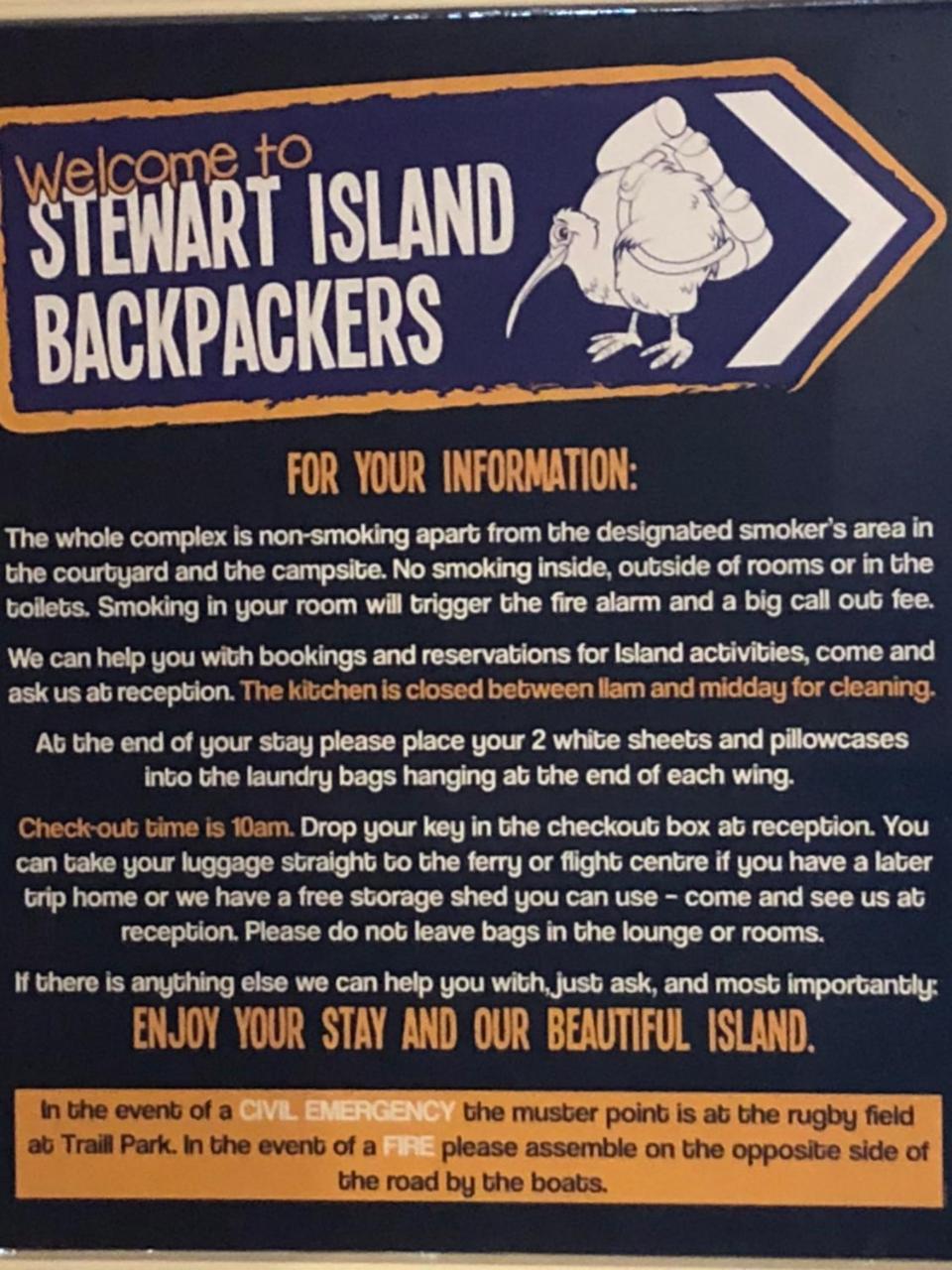 Ostello Stewart Island Backpackers Half-moon Bay Esterno foto