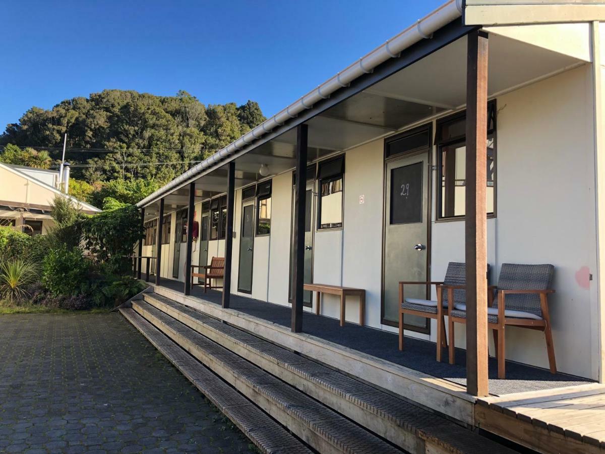 Ostello Stewart Island Backpackers Half-moon Bay Esterno foto
