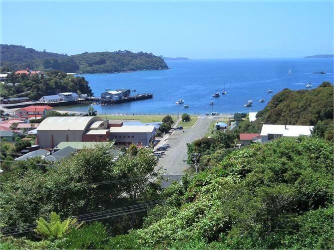 Ostello Stewart Island Backpackers Half-moon Bay Esterno foto
